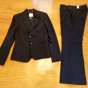 The perfect travel suit by the limited